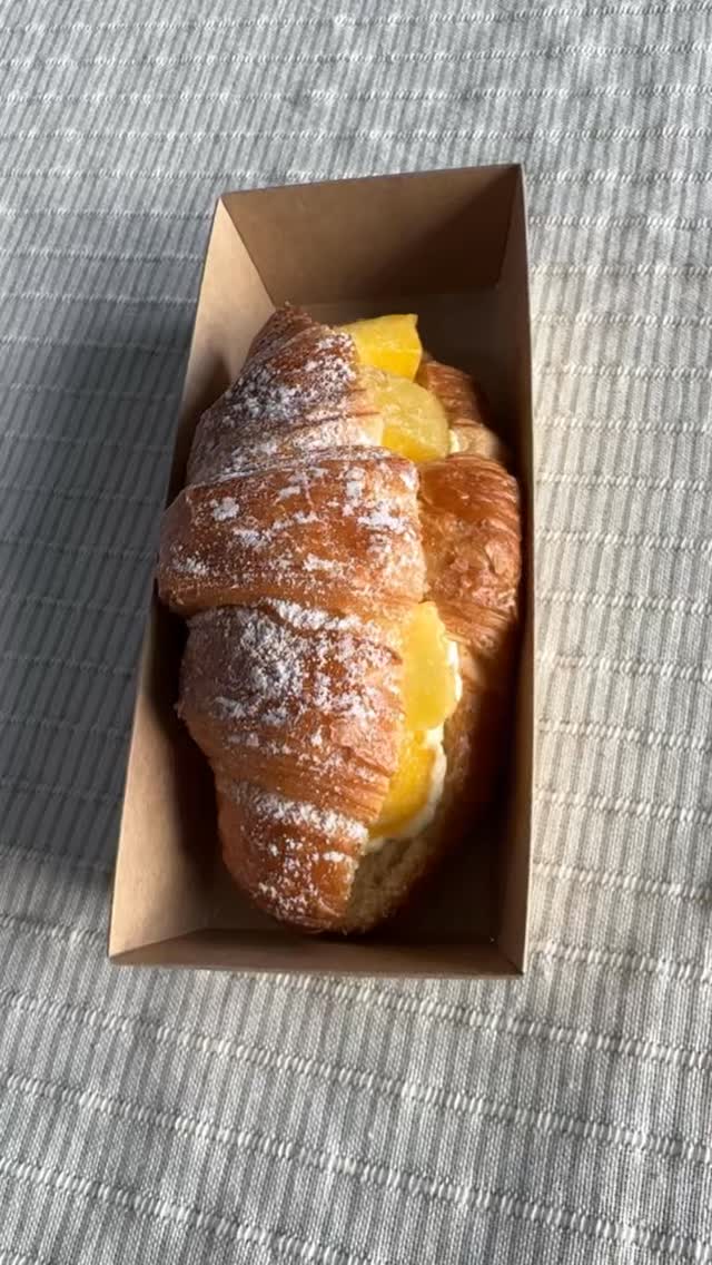 Tous les Jours mango croissant